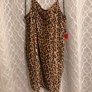 Body-con leopard dress